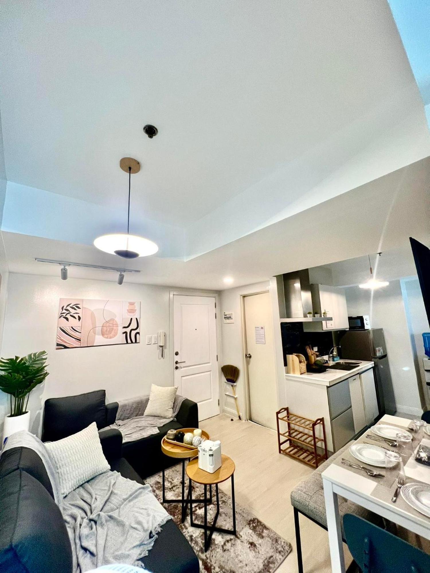 Aparthotel Riel's Condotel In Azure Beach Residences *