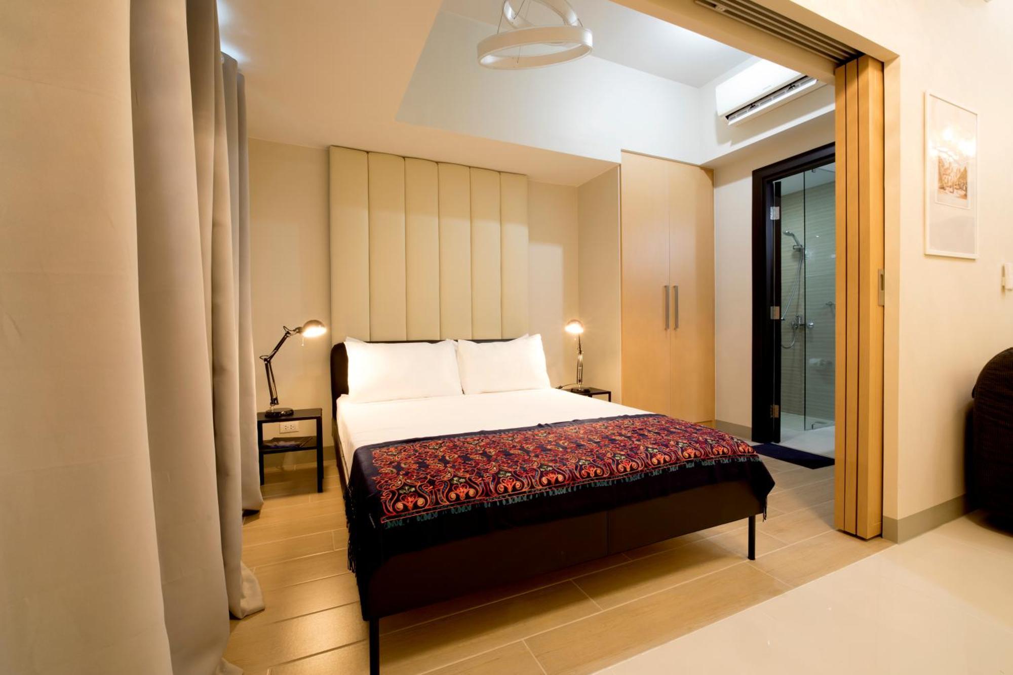 Uptown Parksuites Tower 2 Bgc By Ph Staycation * Manila