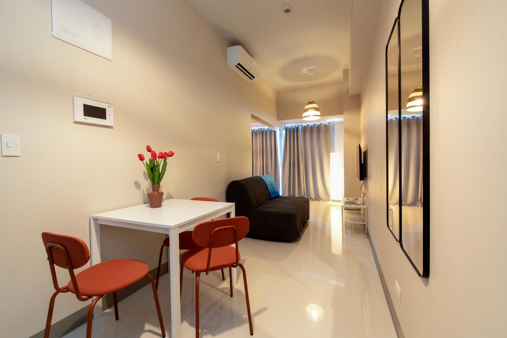 Uptown Parksuites Tower 2 Bgc By Ph Staycation * Manila