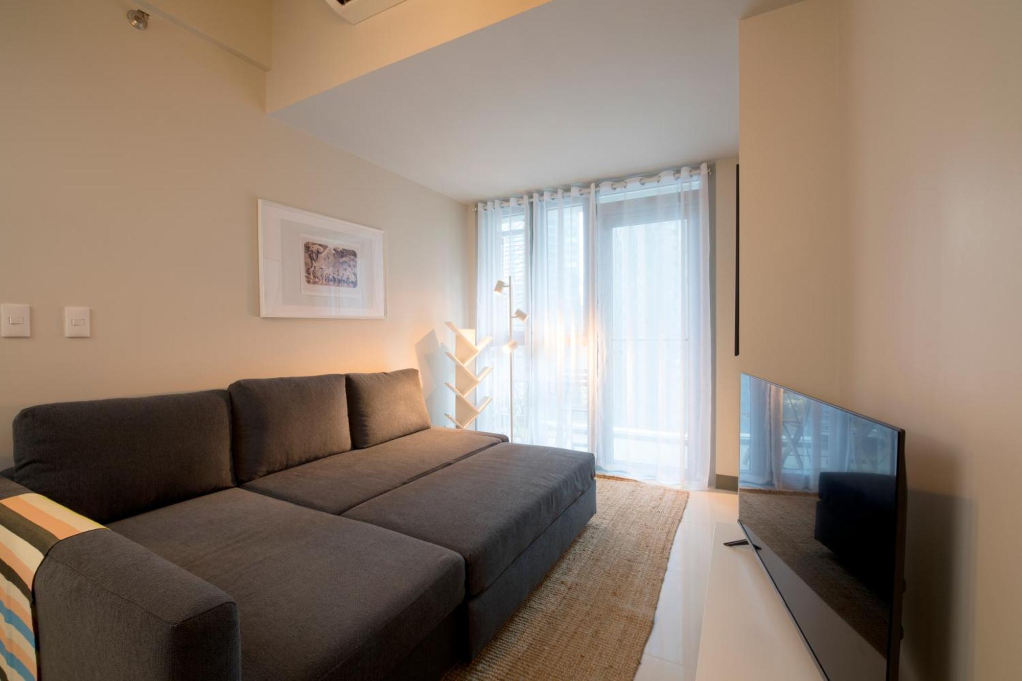 Uptown Parksuites Tower 2 Bgc By Ph Staycation Apartment