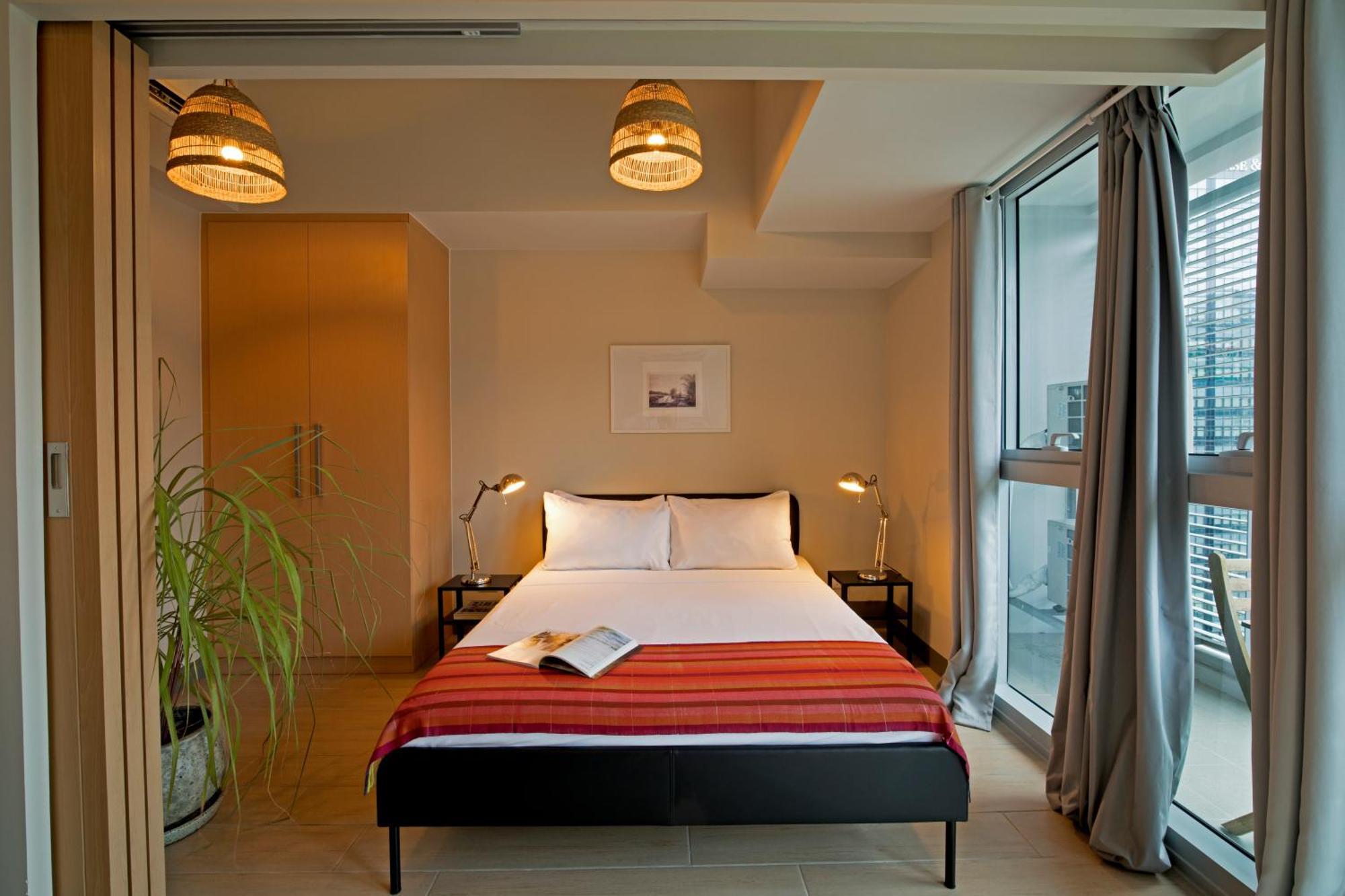 Uptown Parksuites Tower 2 Bgc By Ph Staycation *