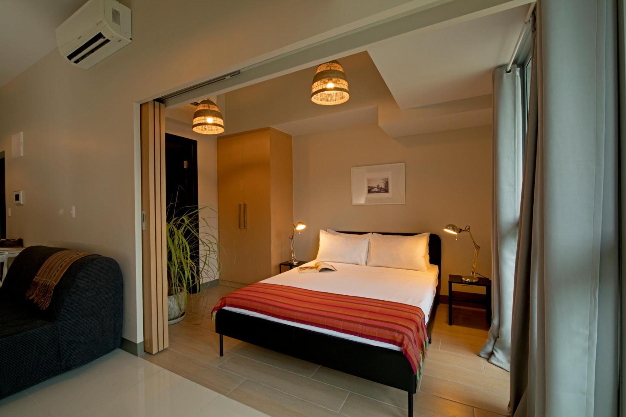 Uptown Parksuites Tower 2 Bgc By Ph Staycation Apartment *
