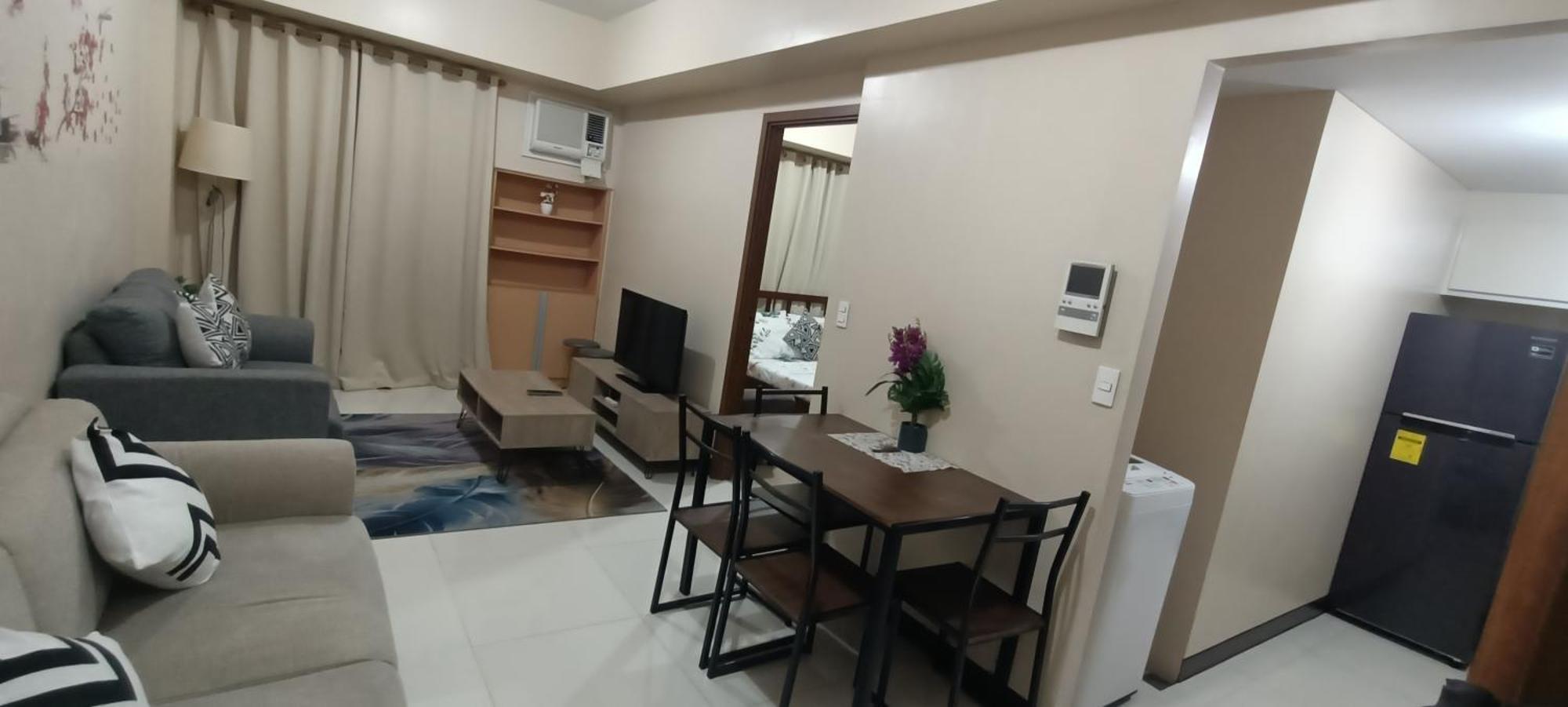 Hilander's Condotel Near Terminal 3 Airport *