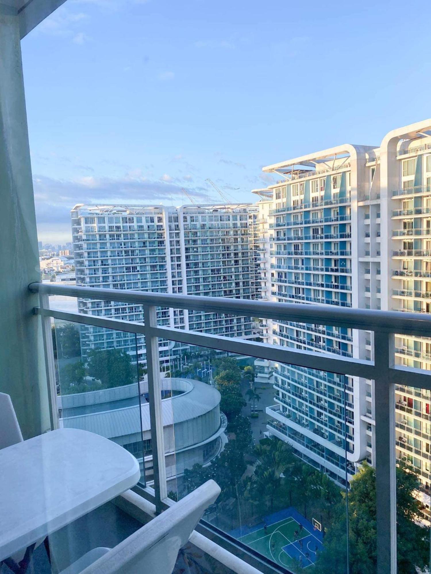 Lush Heaven Azure Staycation * Manila