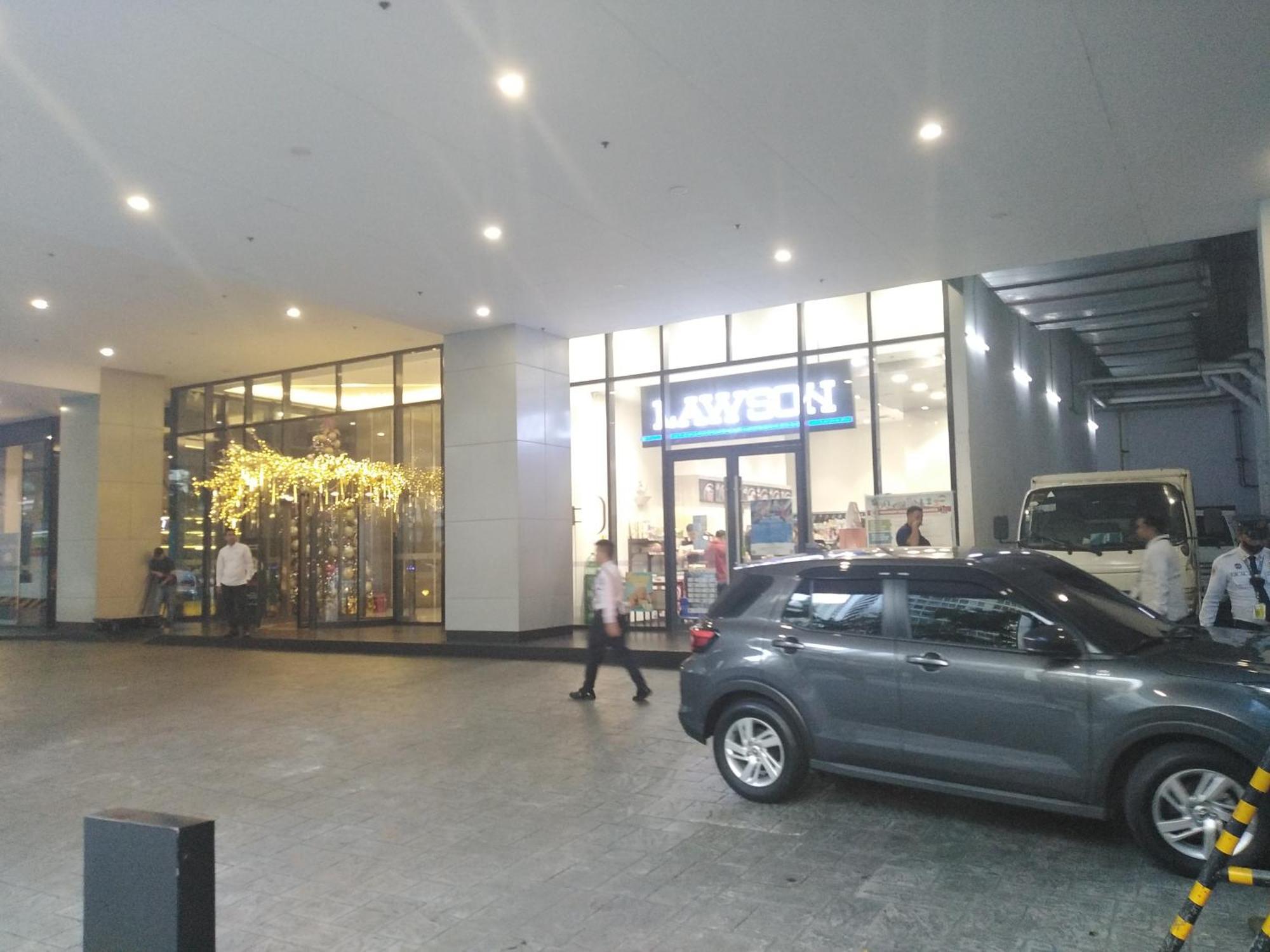 Apartment 2 Bedrooms Units Forbes Area 5th Avenue Bgc Center *