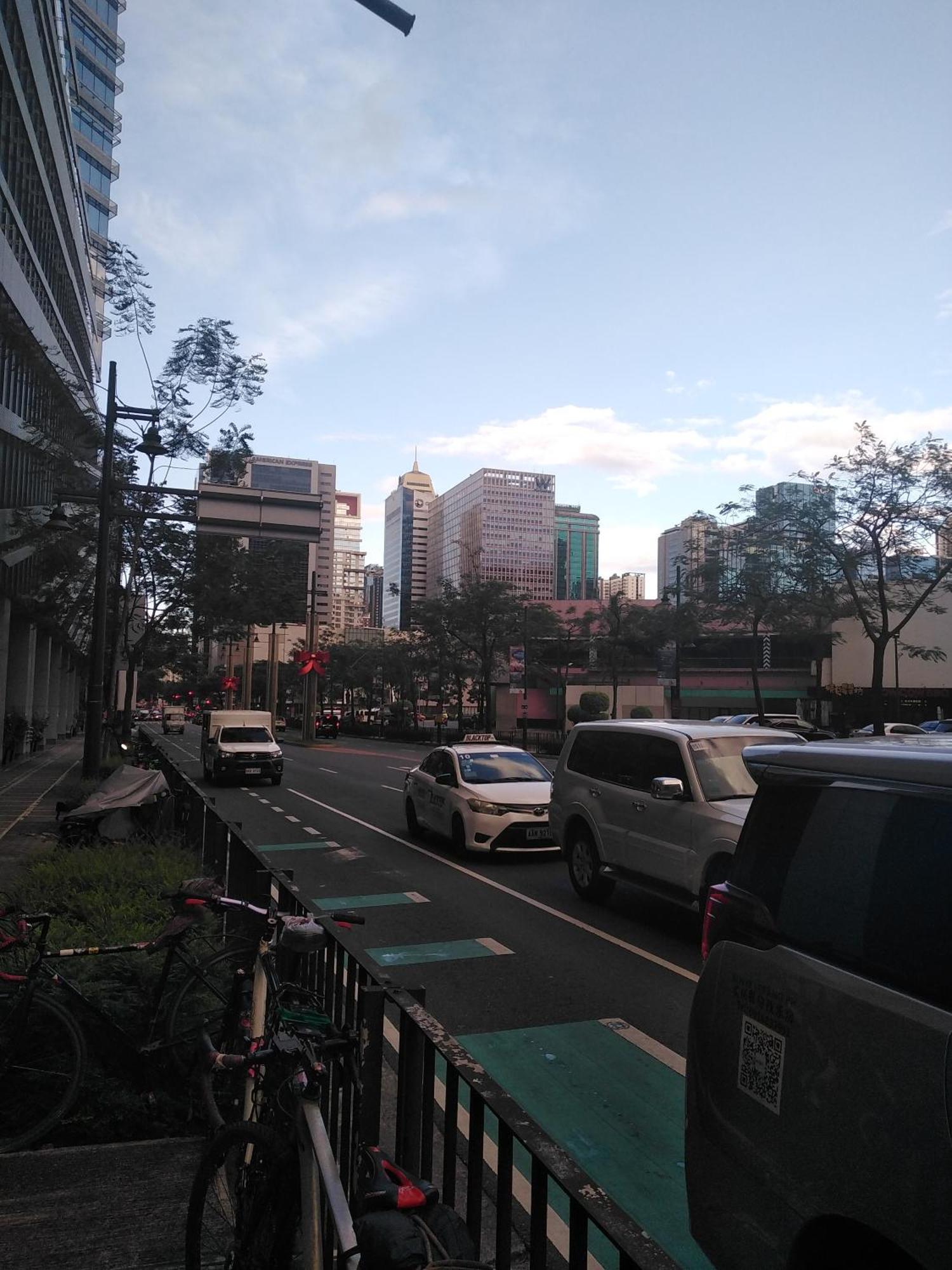 2 Bedrooms Units Forbes Area 5th Avenue Bgc Center * Manila