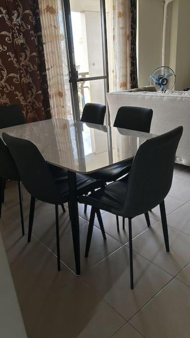 Three Bedroom Style Apartment Manila