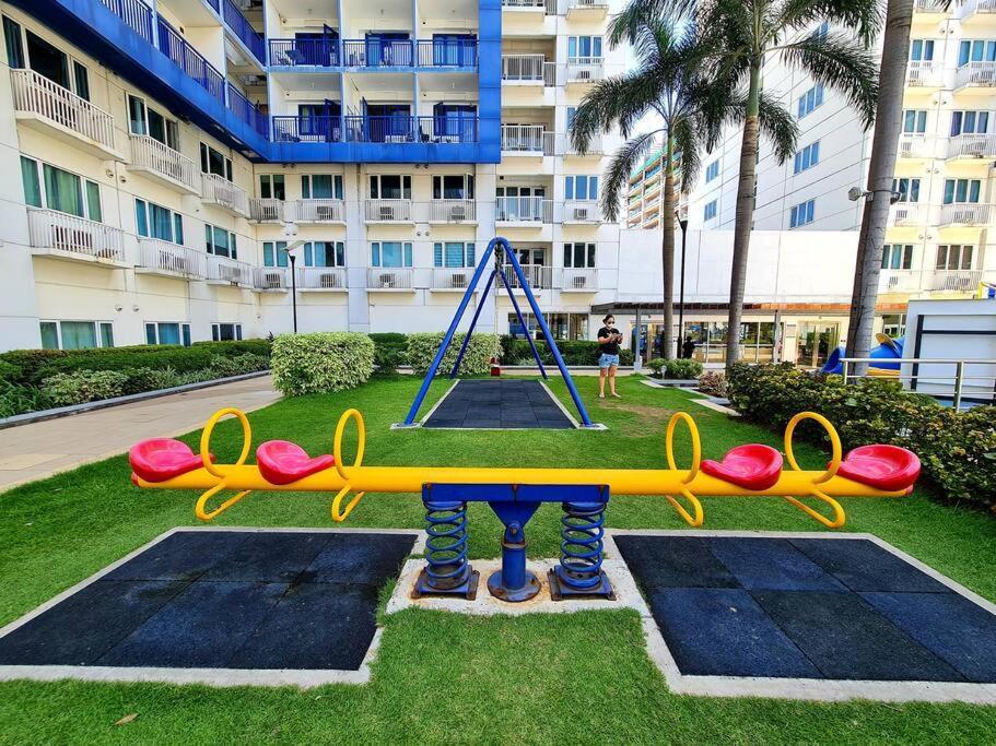 Overlooking Moa 2 Beds Like Fastnet Apartment Manila