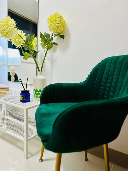 Makati Staycation By Marco - Smdc Lush Apartment