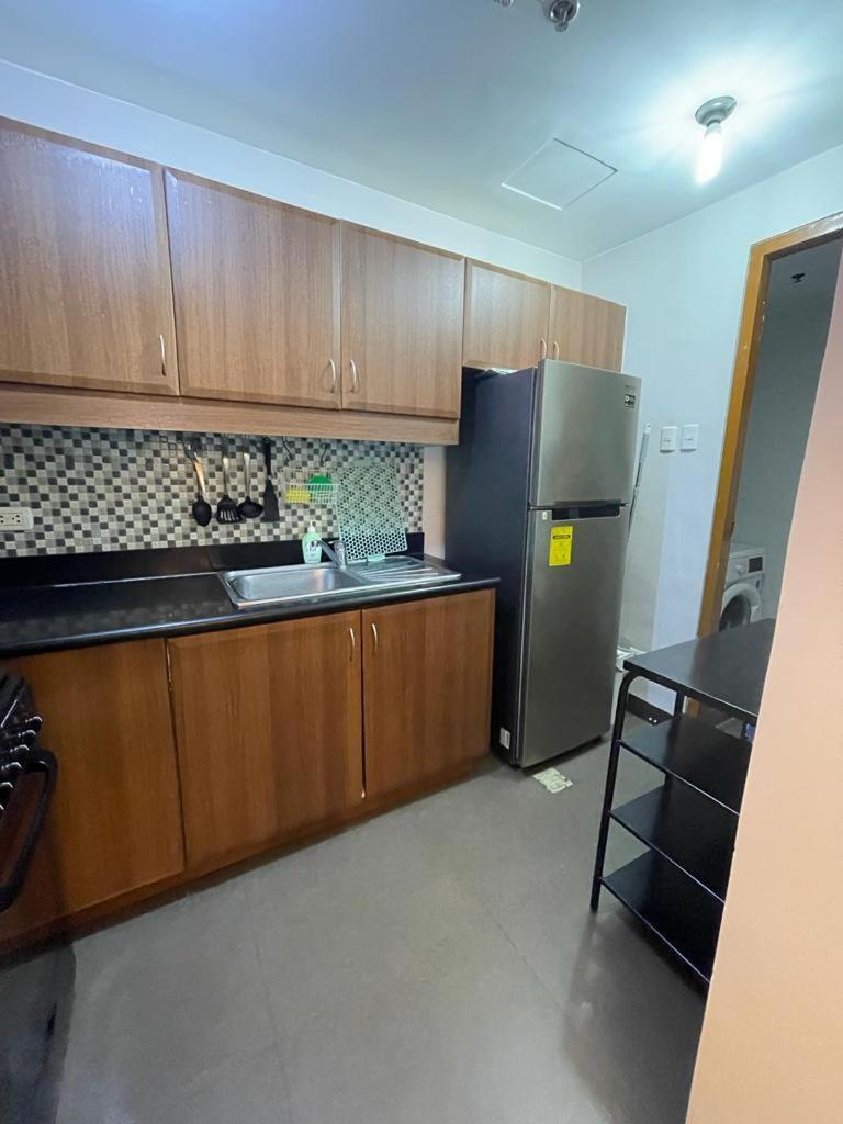 Montecito Luxury 1 Bedroom Apartment Manila