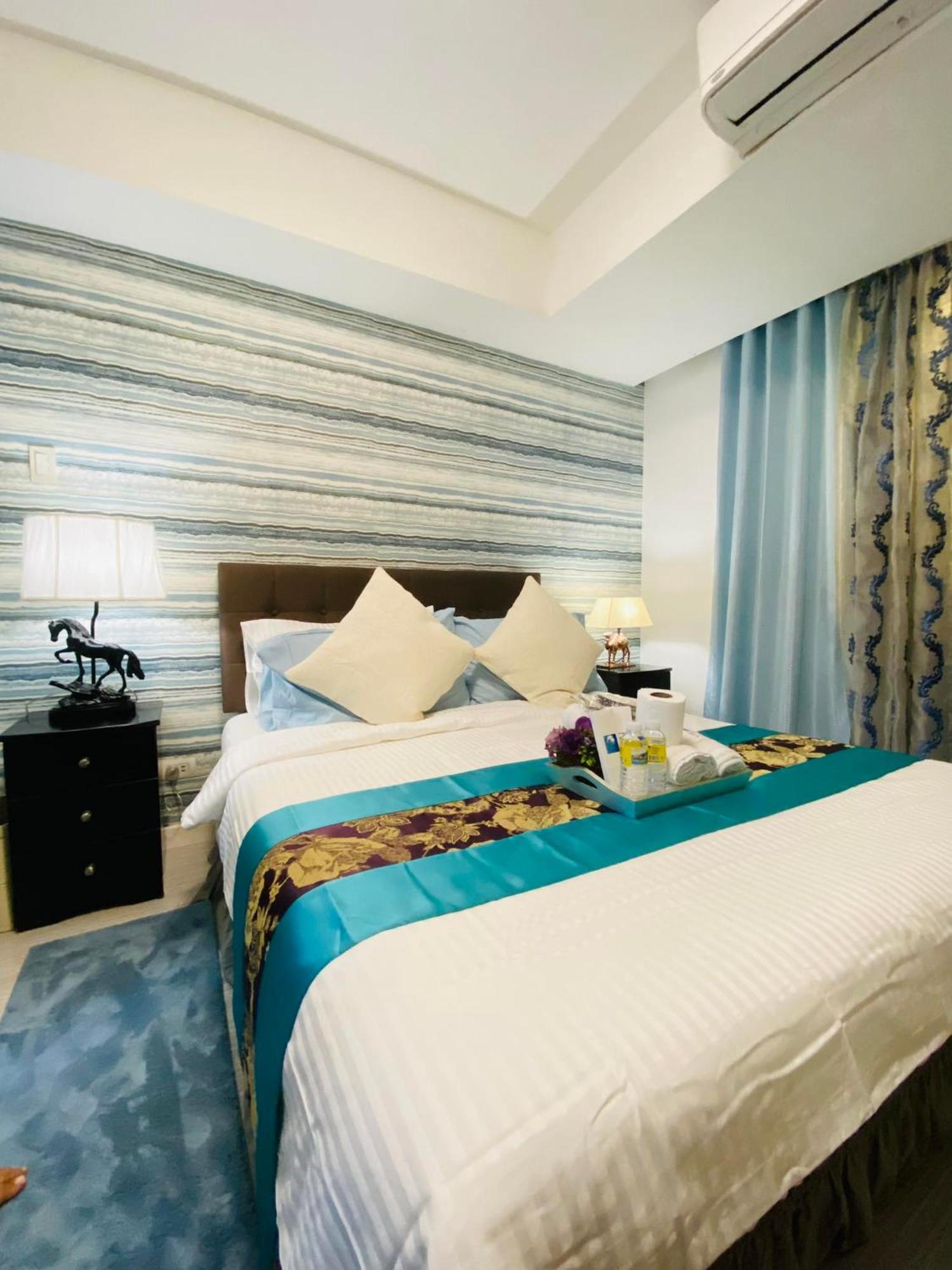 Urban At Azure Apartment *