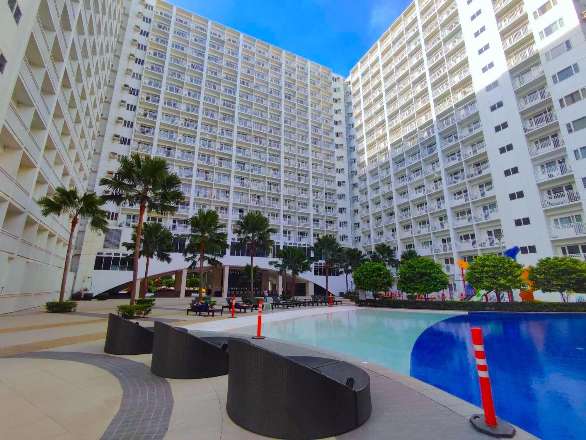 Premier Staycation At Shore 1 Moa By Zurich Management * Manila