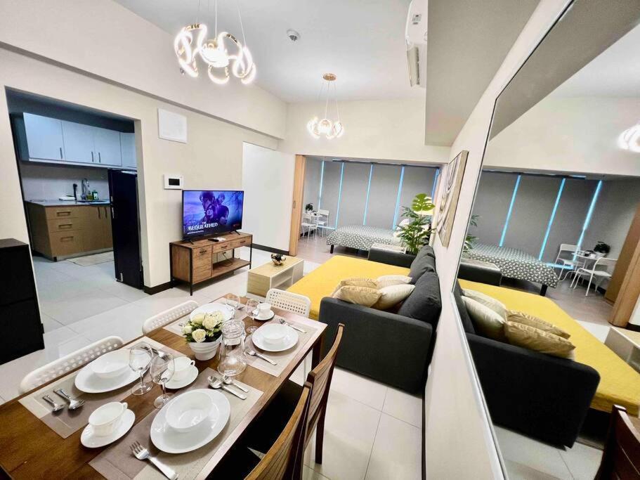 Apartment Modern 2br In Uptown Parksuites W/ Free Parking Manila