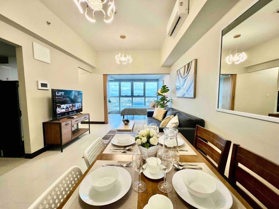 Apartment Modern 2br In Uptown Parksuites W/ Free Parking *