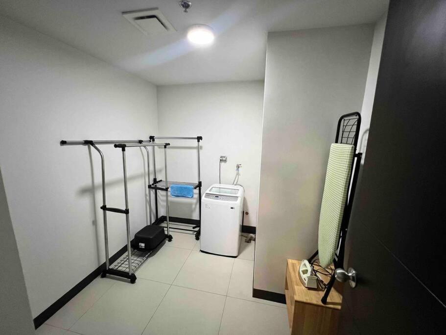 Apartment Modern 2br In Uptown Parksuites W/ Free Parking