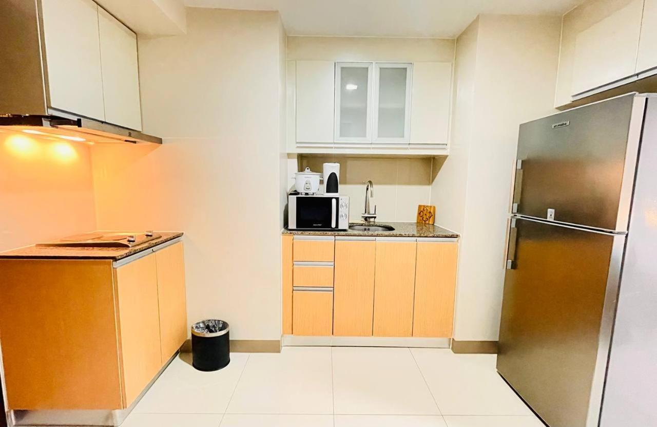Apartment Thompson - 2 Beds, One Uptown Residences - Xbox & Netflix