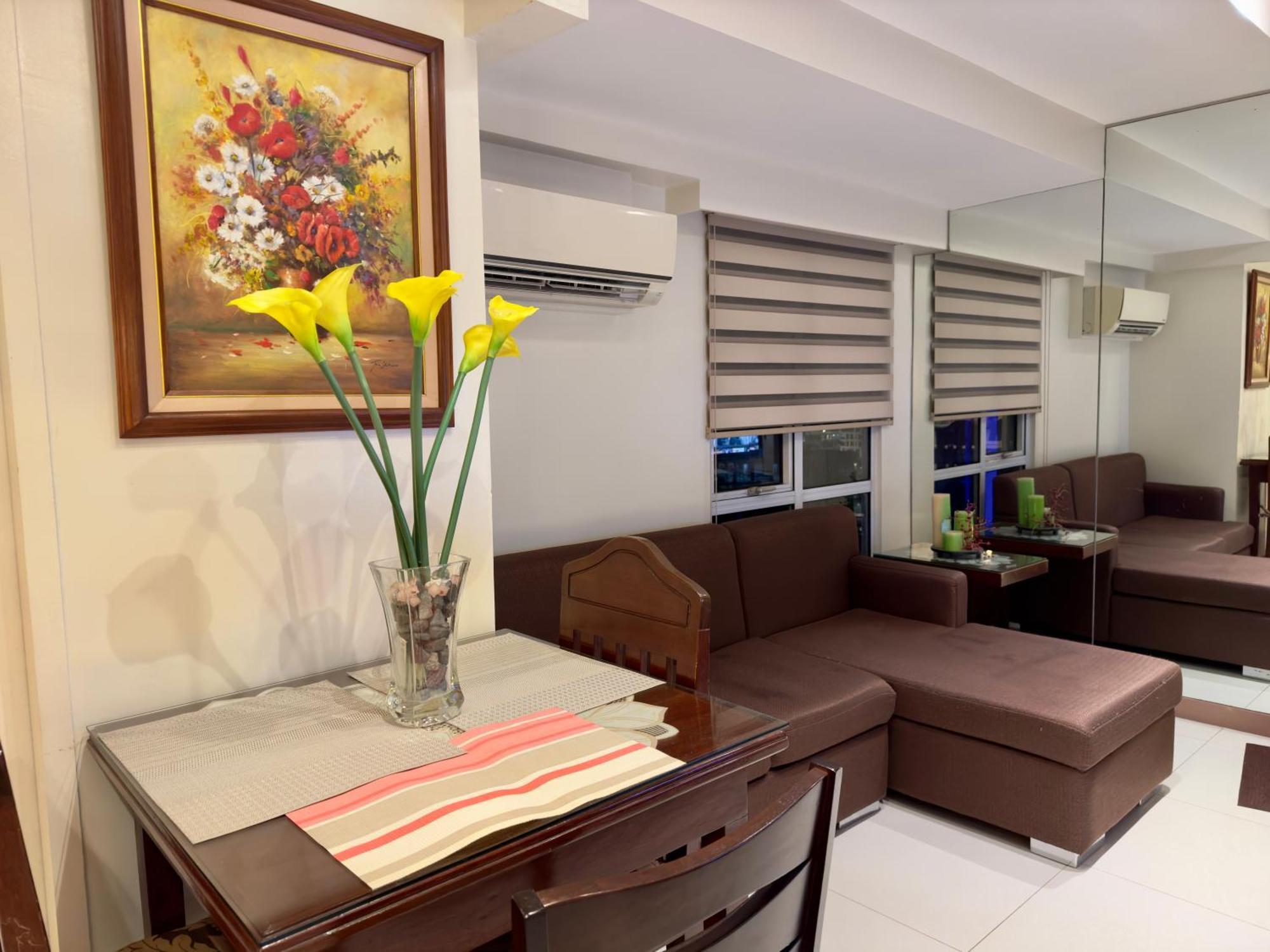 Apartment 2br In Bgc With Wifi/netflix/disney+ Manila