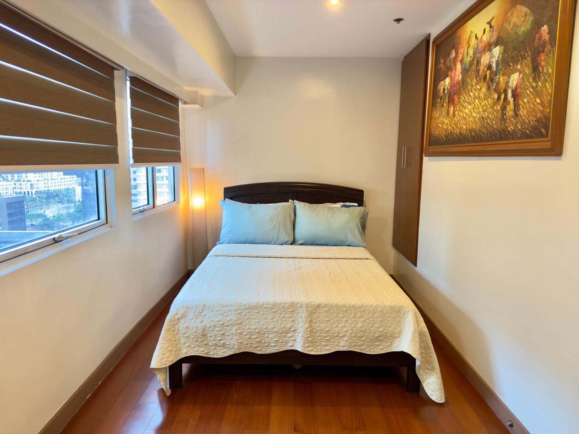 2br In Bgc With Wifi/netflix/disney+