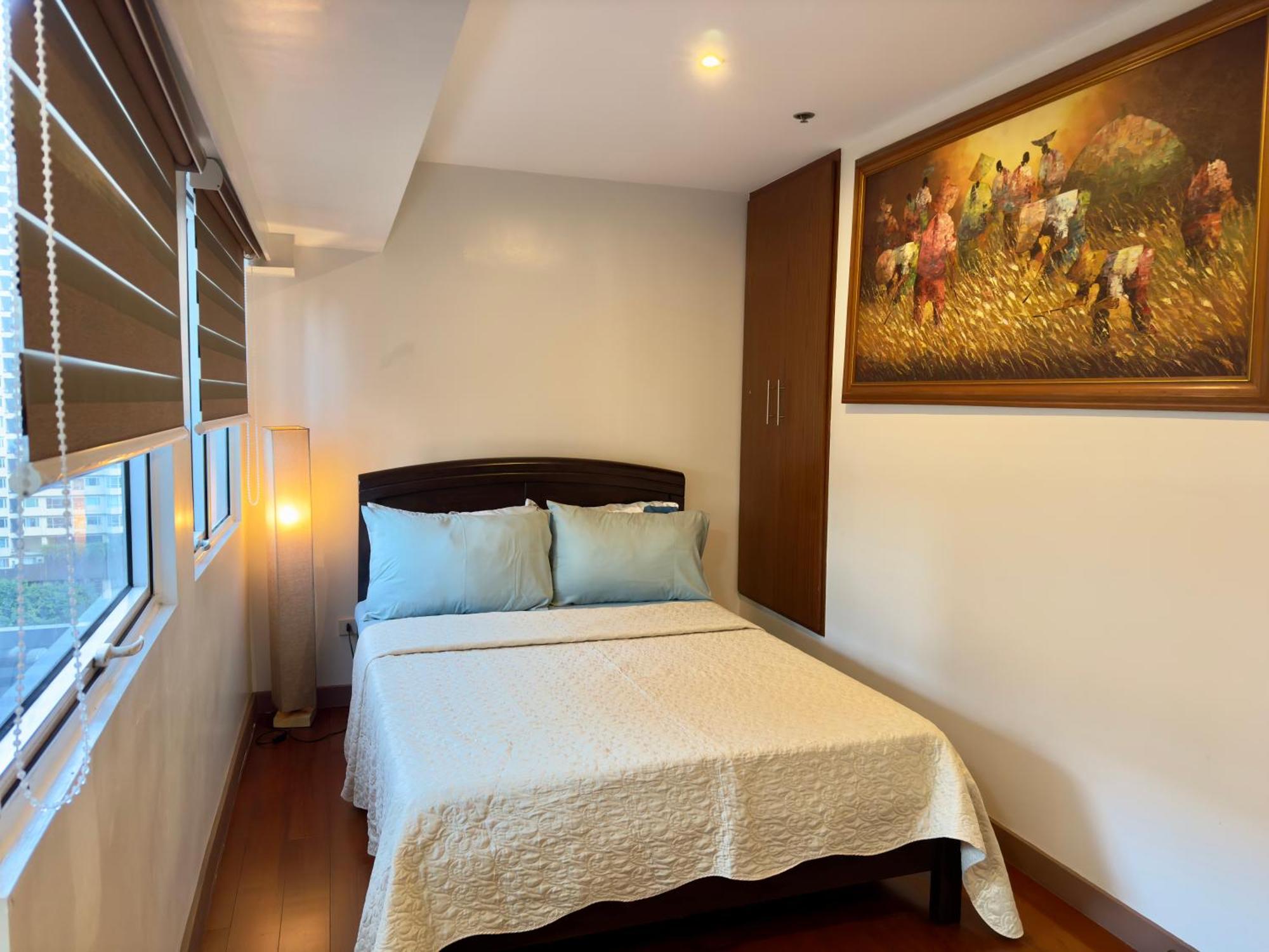 2br In Bgc With Wifi/netflix/disney+ *