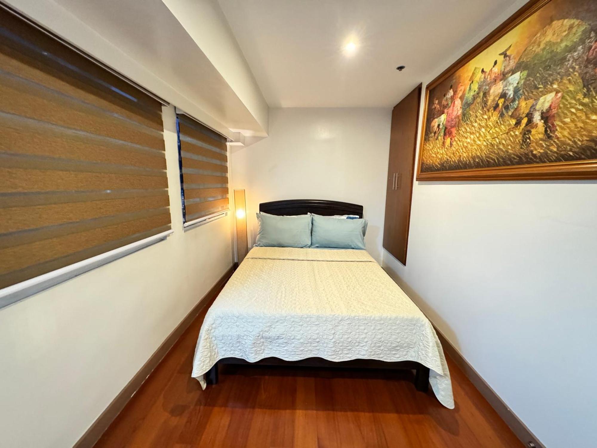 2br In Bgc With Wifi/netflix/disney+ *