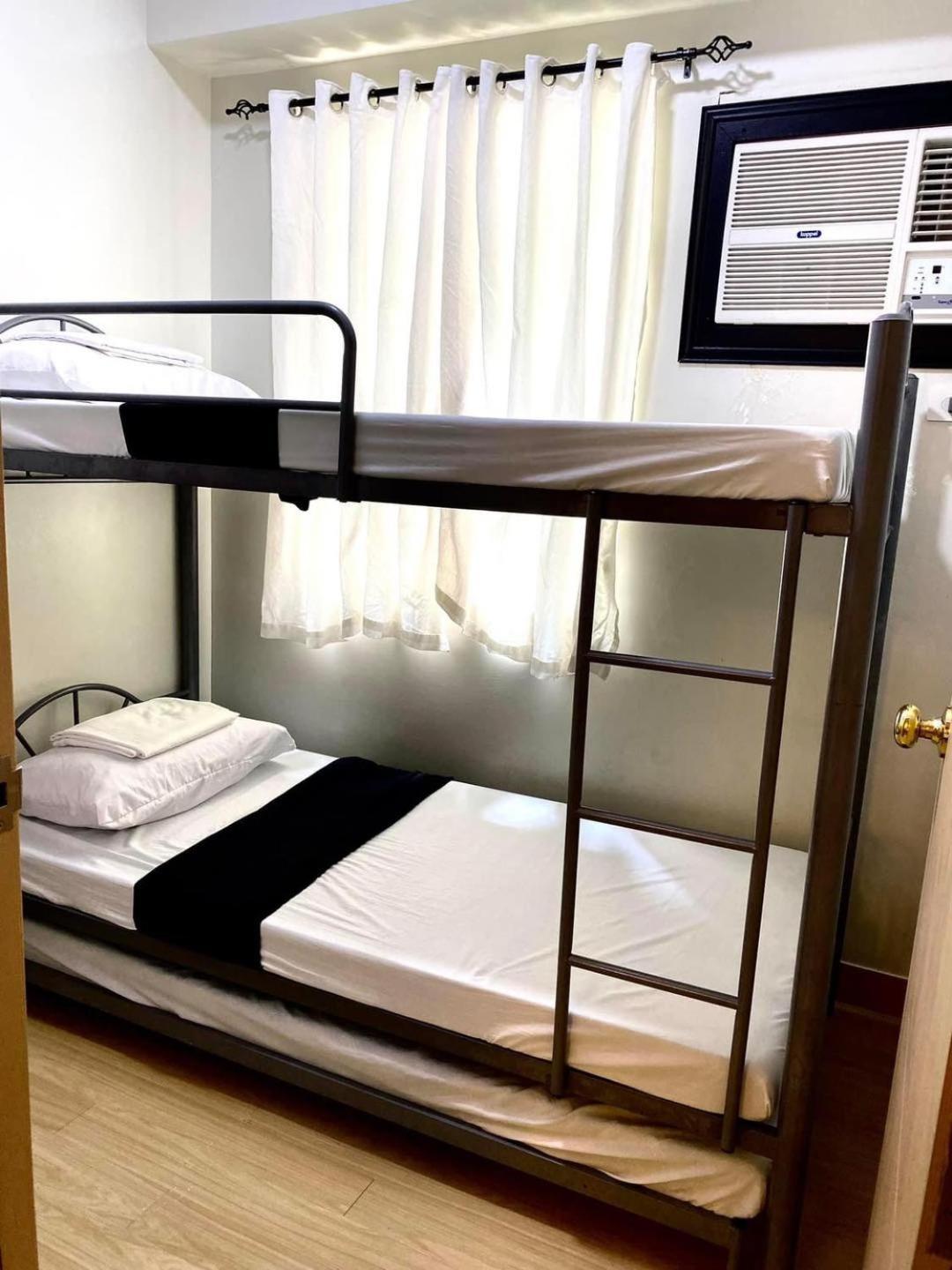 Trees Residences Walking Distance To Sm Fairview By Dennis S. Apartment *