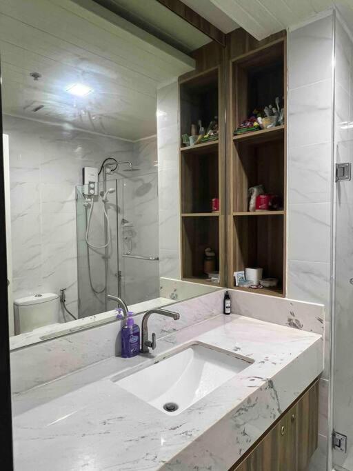 Penthouse Unit Near Airport Naia *