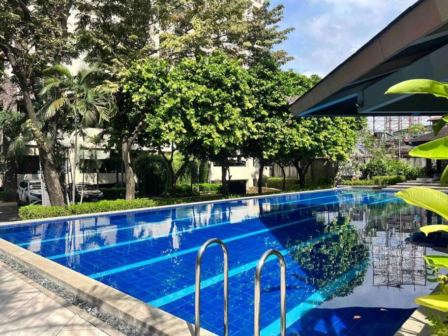 Penthouse Unit Near Airport Naia Apartamento *
