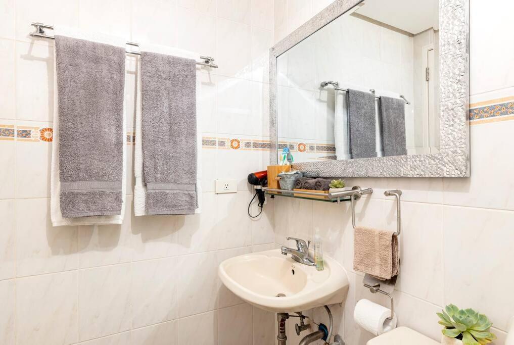 Apartment Executive - Bsa Twin Towers, Ortigas Ctr *