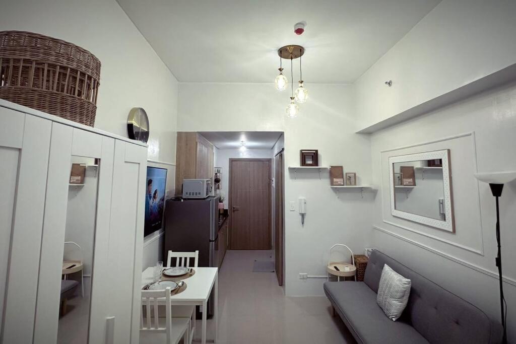 Apartment Mid-century Extent Unit @ Shore 2, Moa Manila