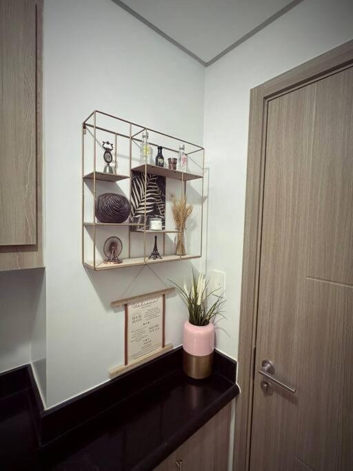 Mid-century Extent Unit @ Shore 2, Moa Apartment