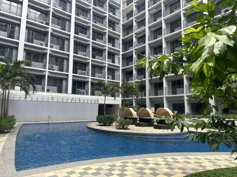 Apartment Mid-century Extent Unit @ Shore 2, Moa Manila