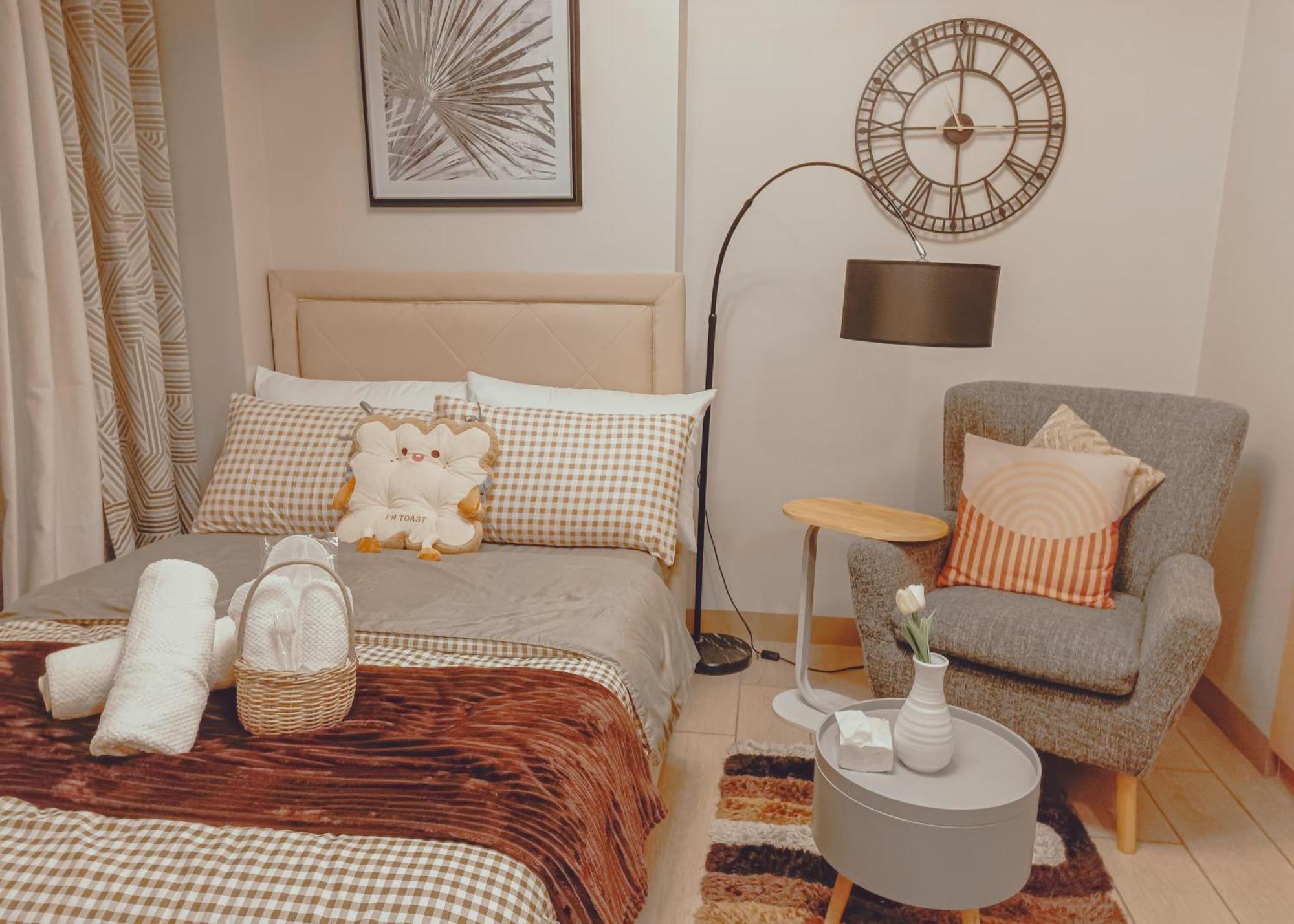 Guest house Casabay Eastwood Staycation