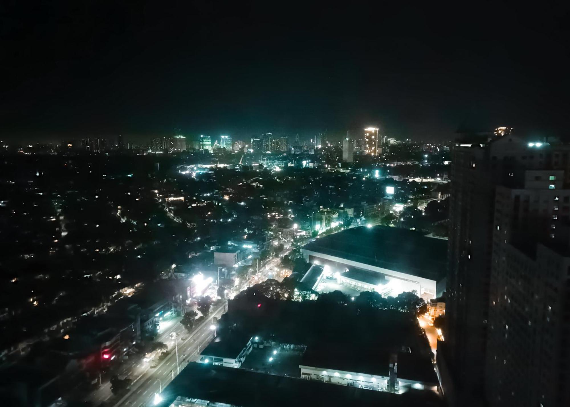 Casabay Eastwood Staycation * Manila