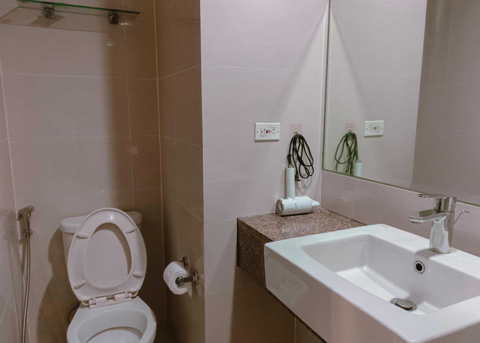Casabay Eastwood Staycation * Manila