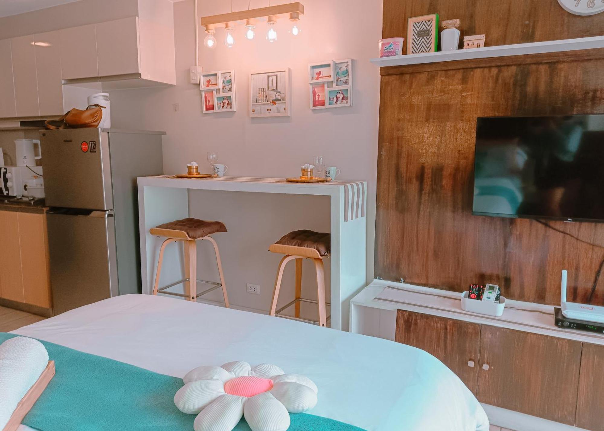 Casabay Eastwood Staycation Guest house