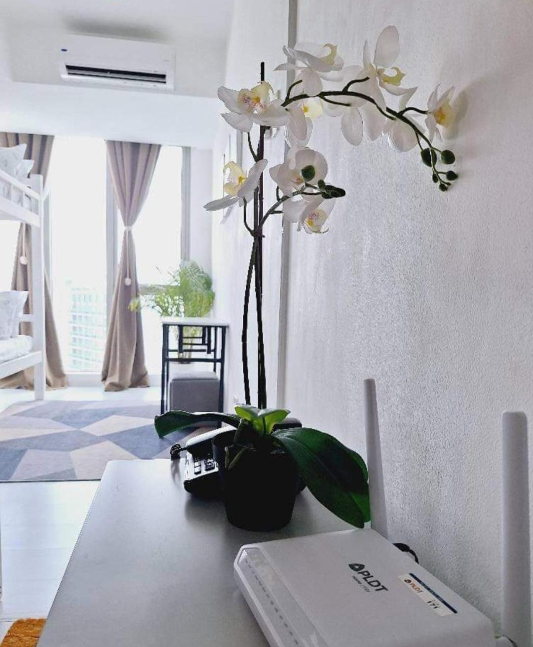 The Red Apartment *