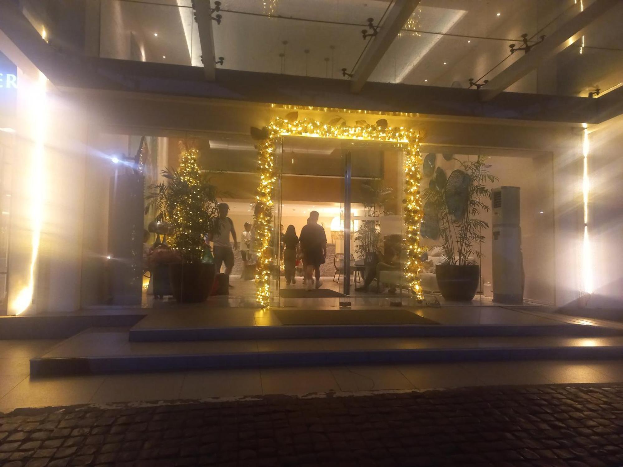 Azure Urban Staycation By Owner Only 2* Manila