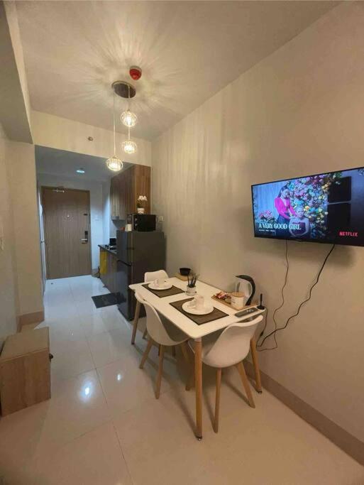 Mall Of Shore 3 Near Airport Pasay 1 Bedroom Wifi *