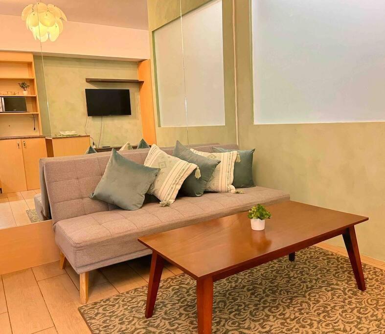 Venice Luxury Linked To Venice Mall, Nr Naia Manila