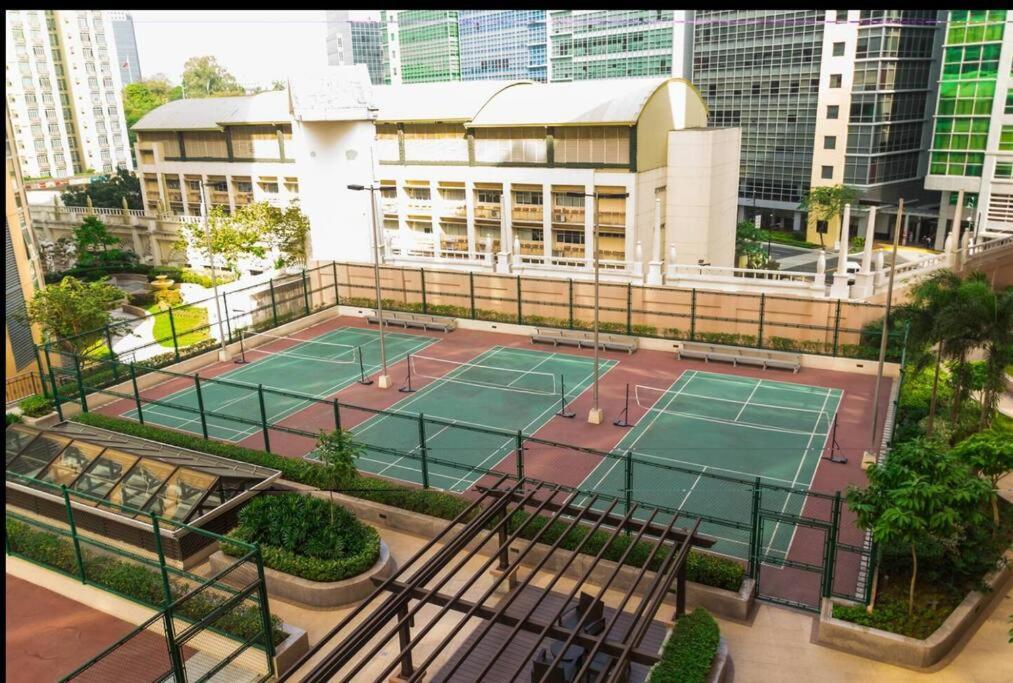Apartment Venice Luxury Linked To Venice Mall, Nr Naia Manila