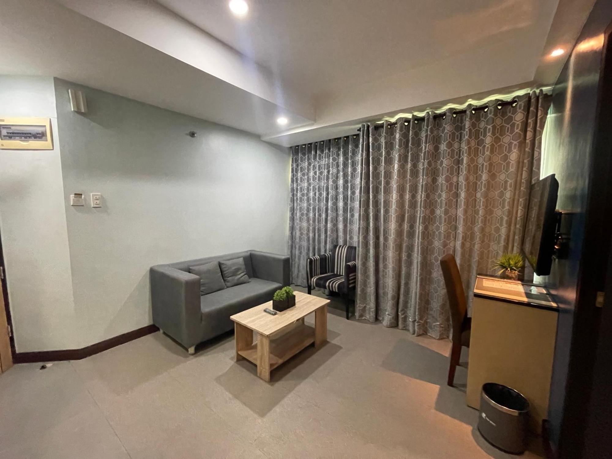 Hotel Homes At Bay Area By Sms Hospitality Manila
