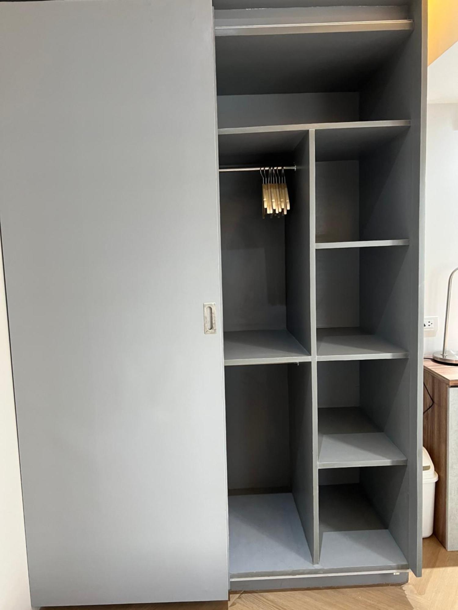 Fort Victoria Loft In Bgc Wifi Netflix Manila
