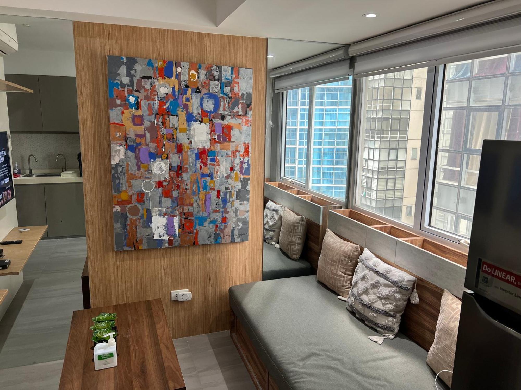 Fort Victoria Loft In Bgc Wifi Netflix Apartment Manila