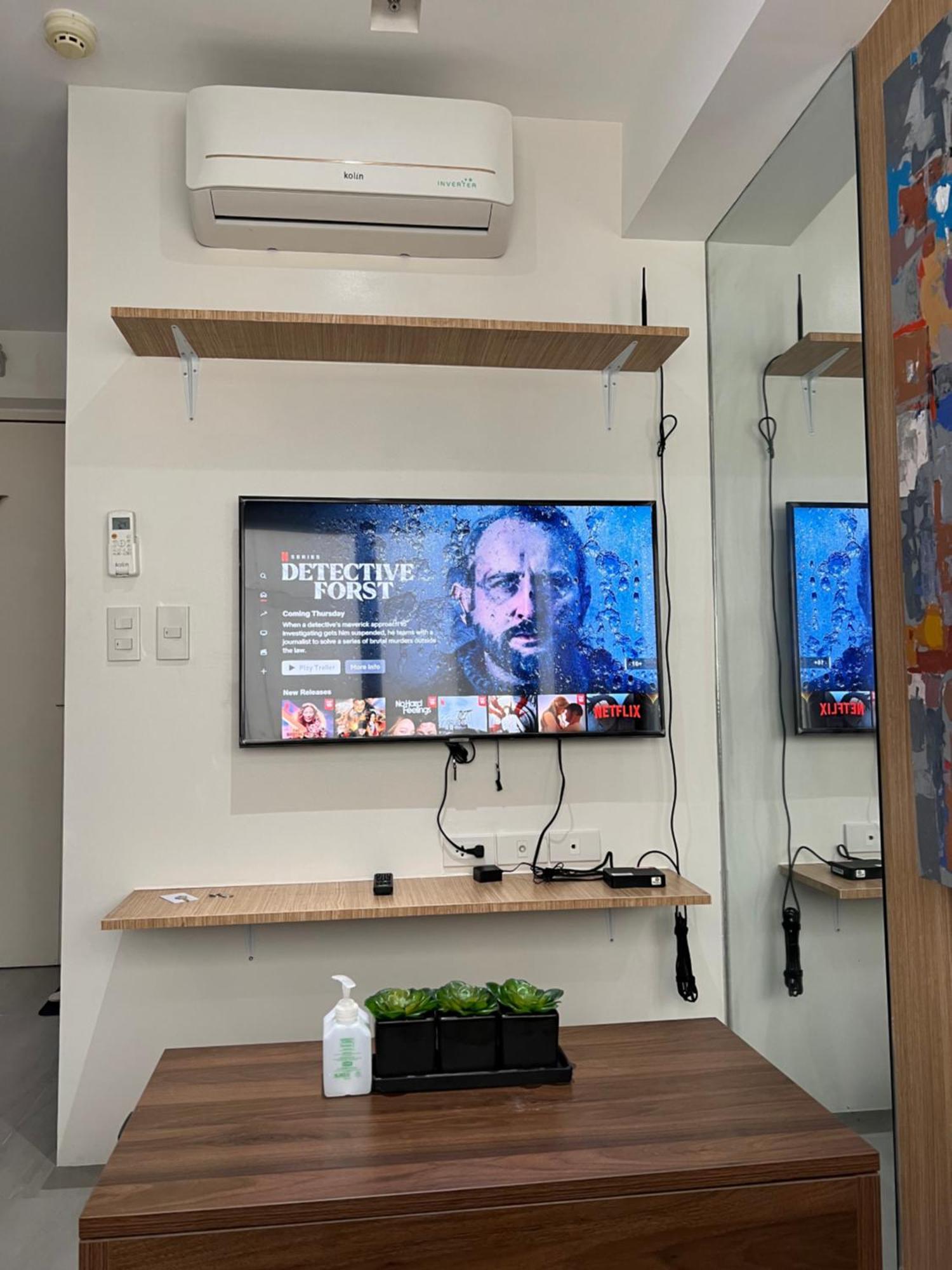 Fort Victoria Loft In Bgc Wifi Netflix * Manila