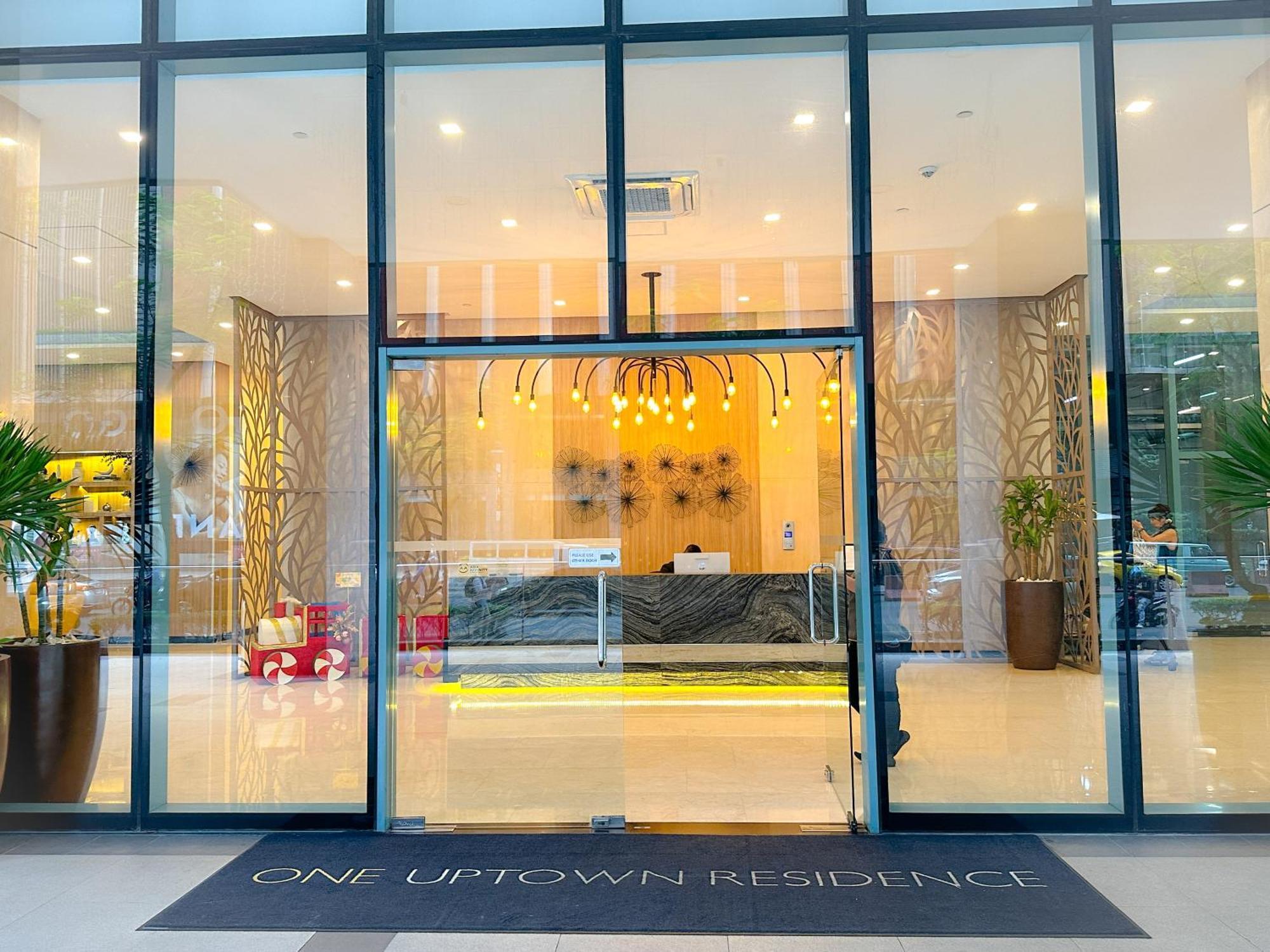 Apartment 1 Bedroom Uptown Bgc Cozy Netflix 200mb Wi-fi *
