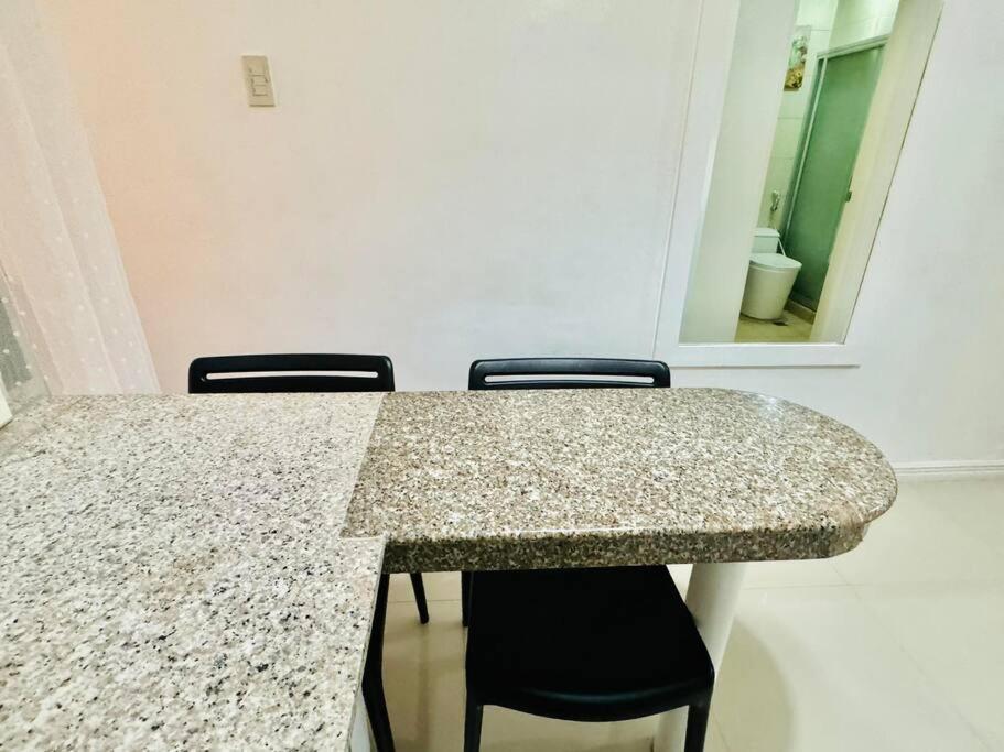 Birch Tower A1 Front Of Robinsonmla Rizal Park Apartment *