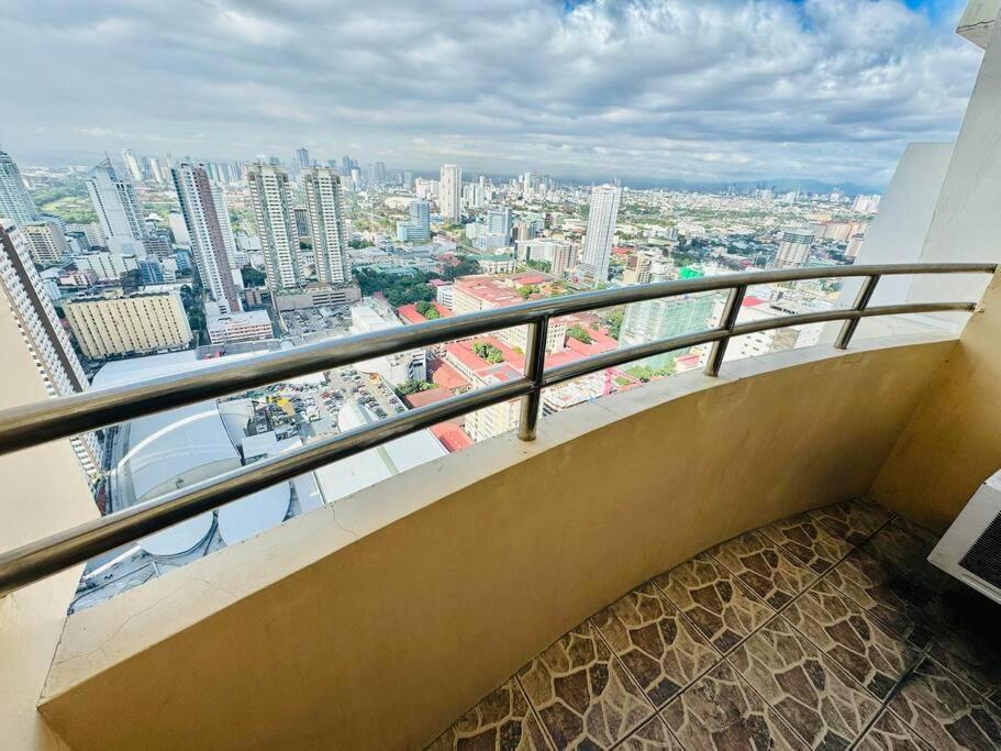 Apartment Birch Tower A1 Front Of Robinsonmla Rizal Park Manila