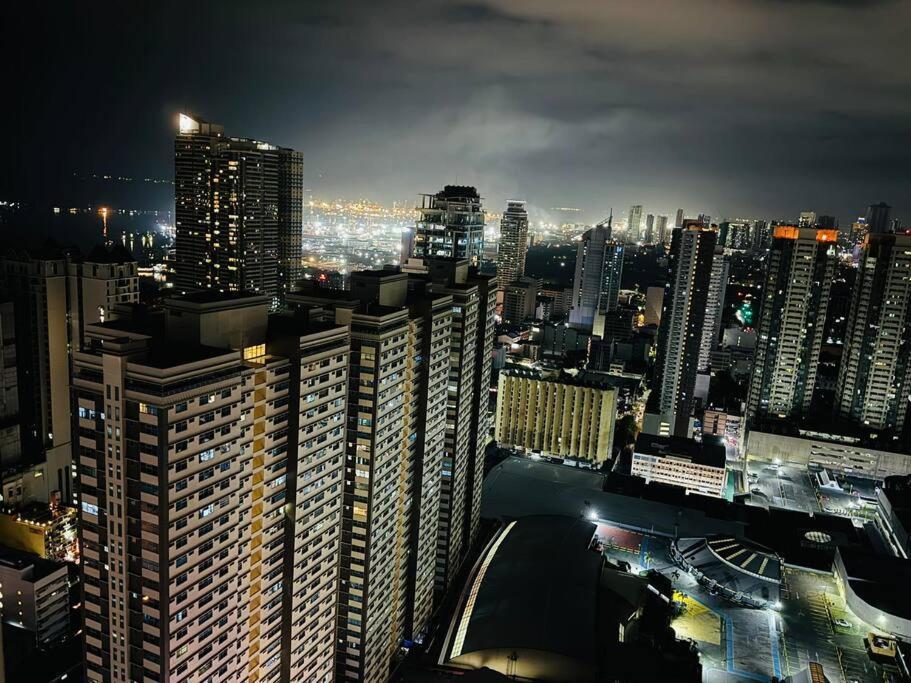 Birch Tower A1 Front Of Robinsonmla Rizal Park *