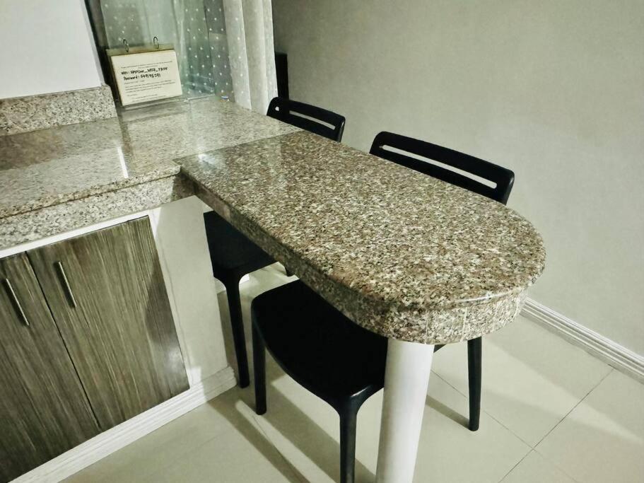 Birch Tower A1 Front Of Robinsonmla Rizal Park Apartment *