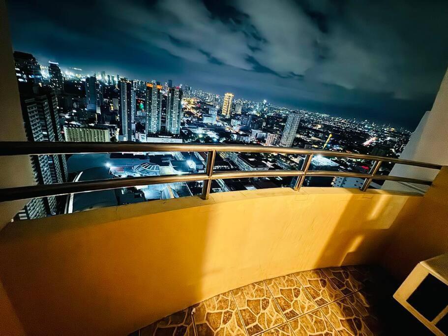 Birch Tower A1 Front Of Robinsonmla Rizal Park Manila
